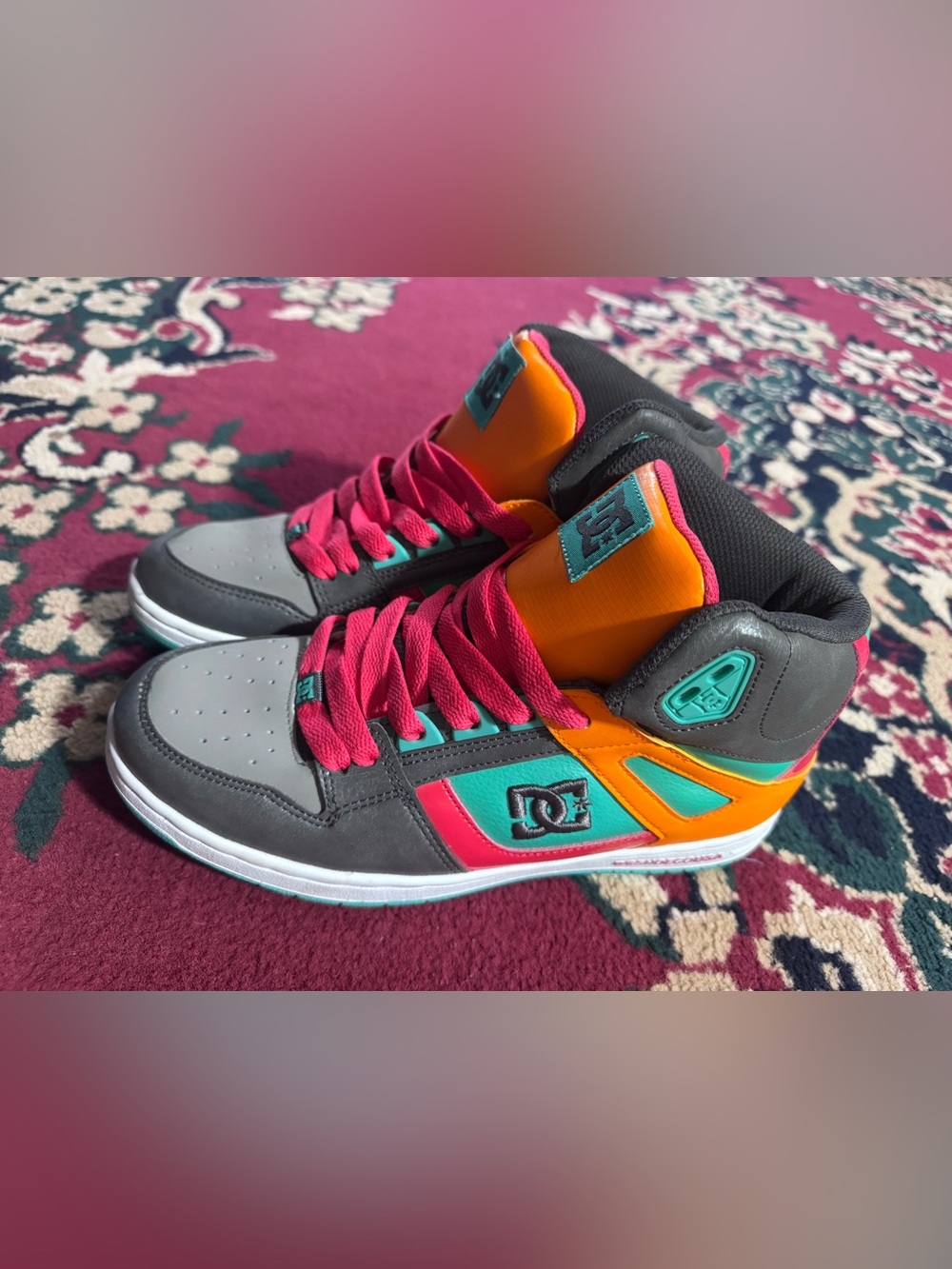 DC Women’s Multicolor Skate Shoes - size 9 Pink/Teal/Orange LIKE NEW